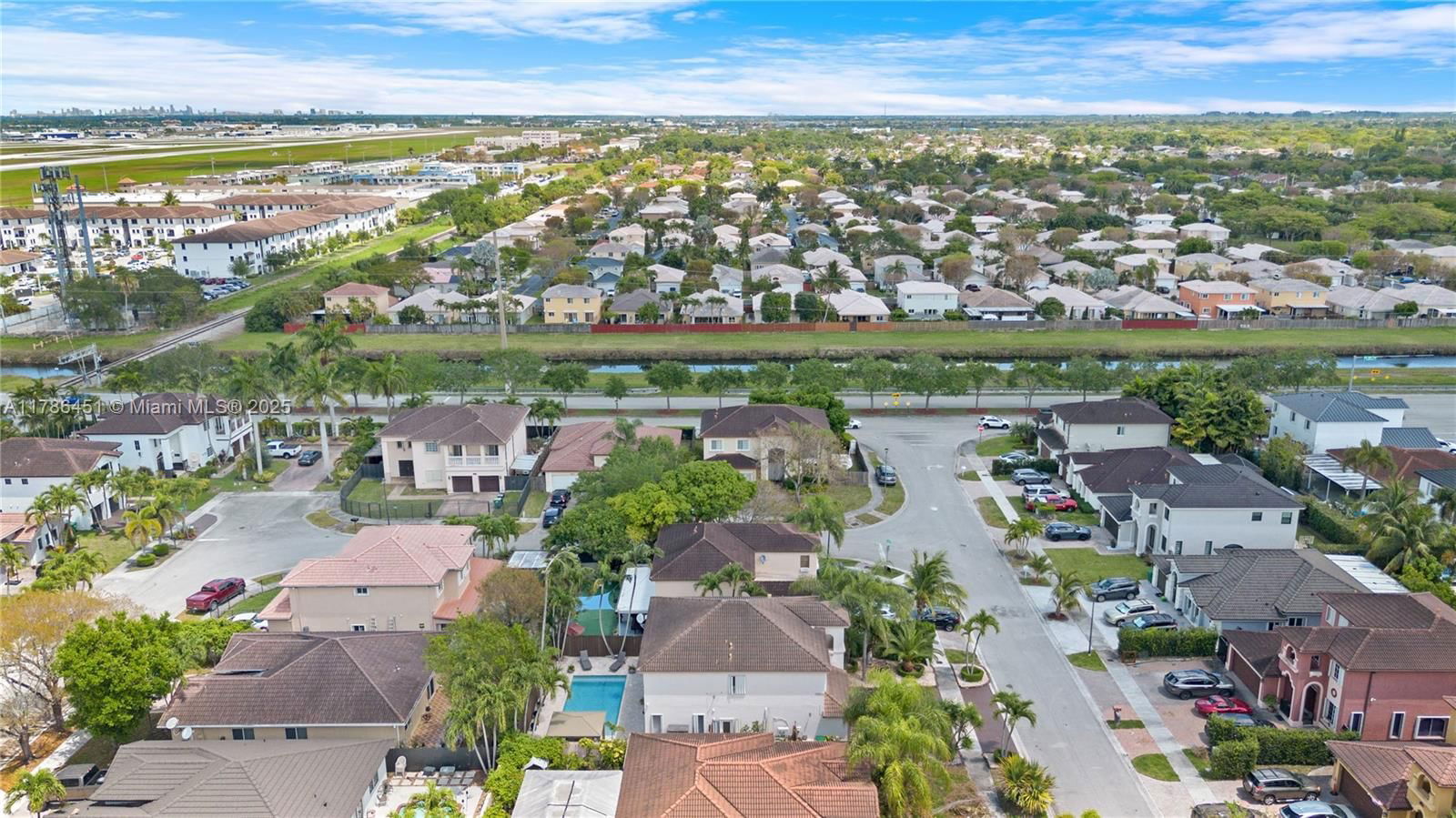 Real estate property located at 15735 139th St, Miami-dade, Milon Venture, Miami, FL