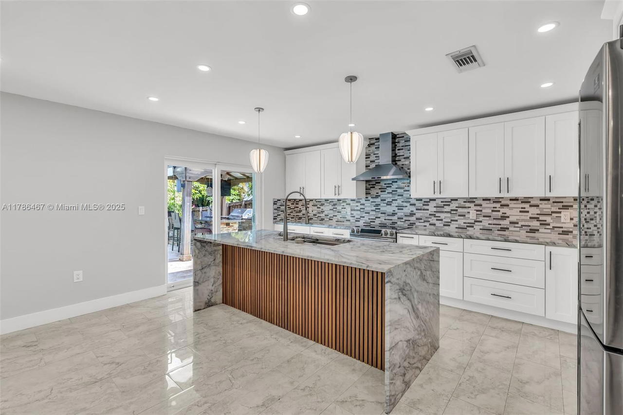 Real estate property located at 12501 10th Ct, Broward, Orange Tree Homes, Davie, FL