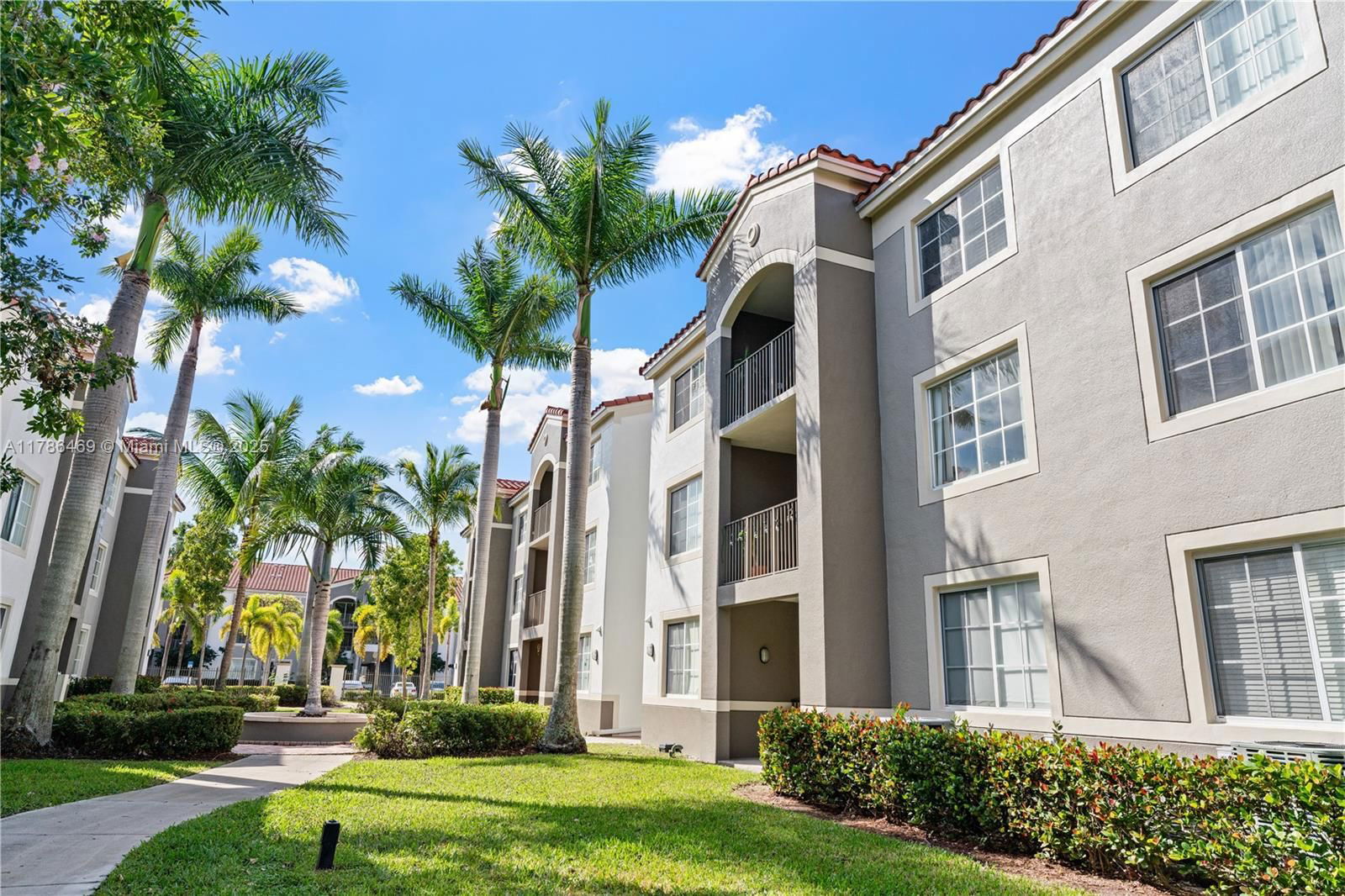 Real estate property located at 6851 44th St #205, Miami-dade, Gables Court, Miami, FL