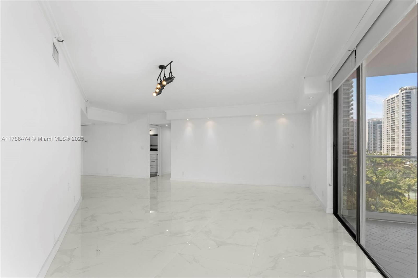 Real estate property located at 19707 Turnberry Way #8B, Miami-dade, Turnberry Isle Condo, Aventura, FL