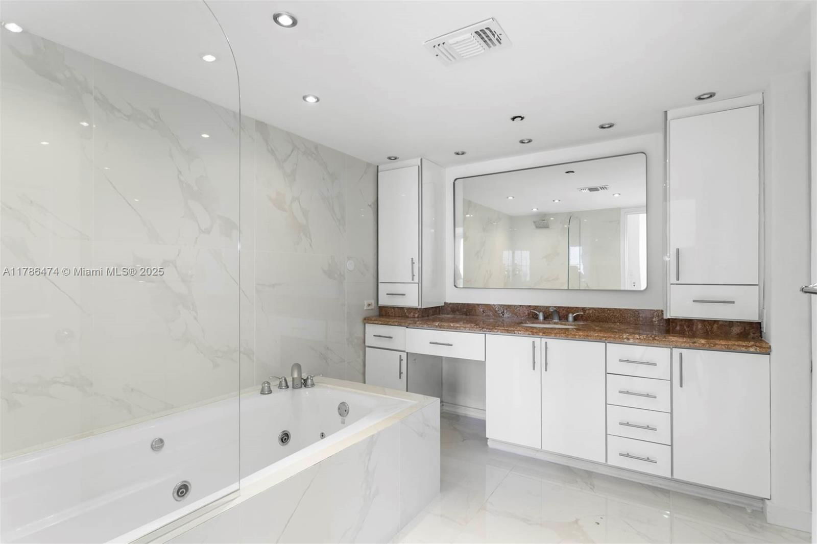 Real estate property located at 19707 Turnberry Way #8B, Miami-dade, Turnberry Isle Condo, Aventura, FL