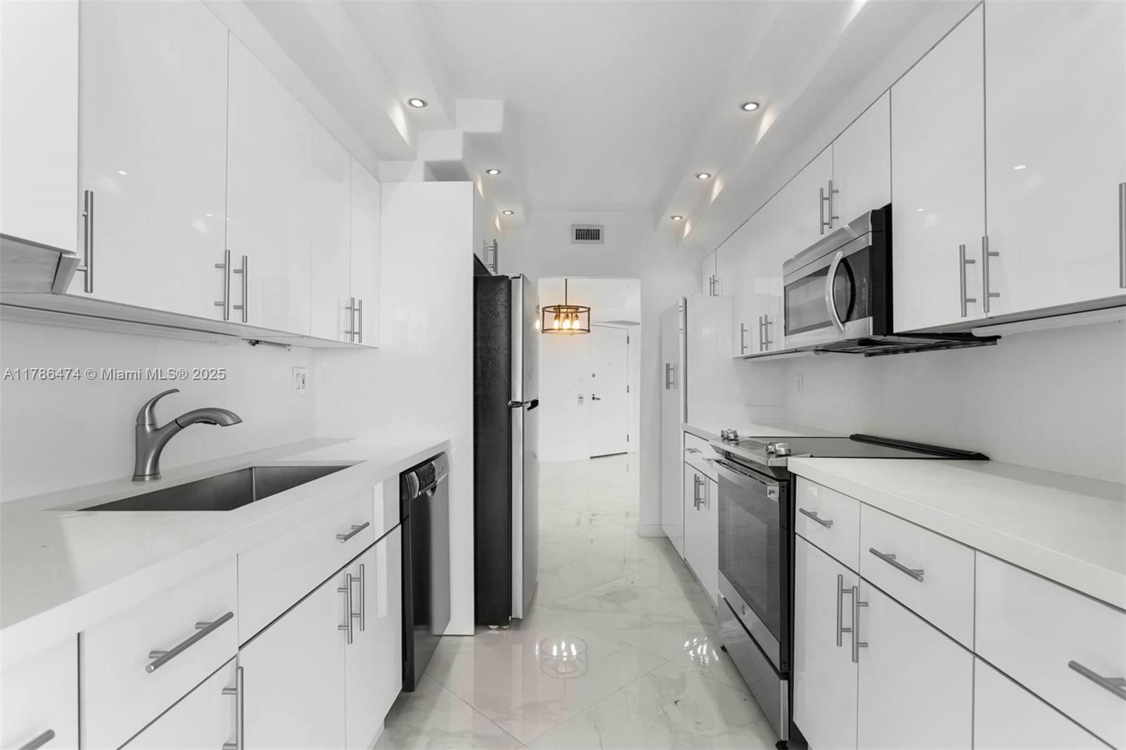 Real estate property located at 19707 Turnberry Way #8B, Miami-dade, Turnberry Isle Condo, Aventura, FL
