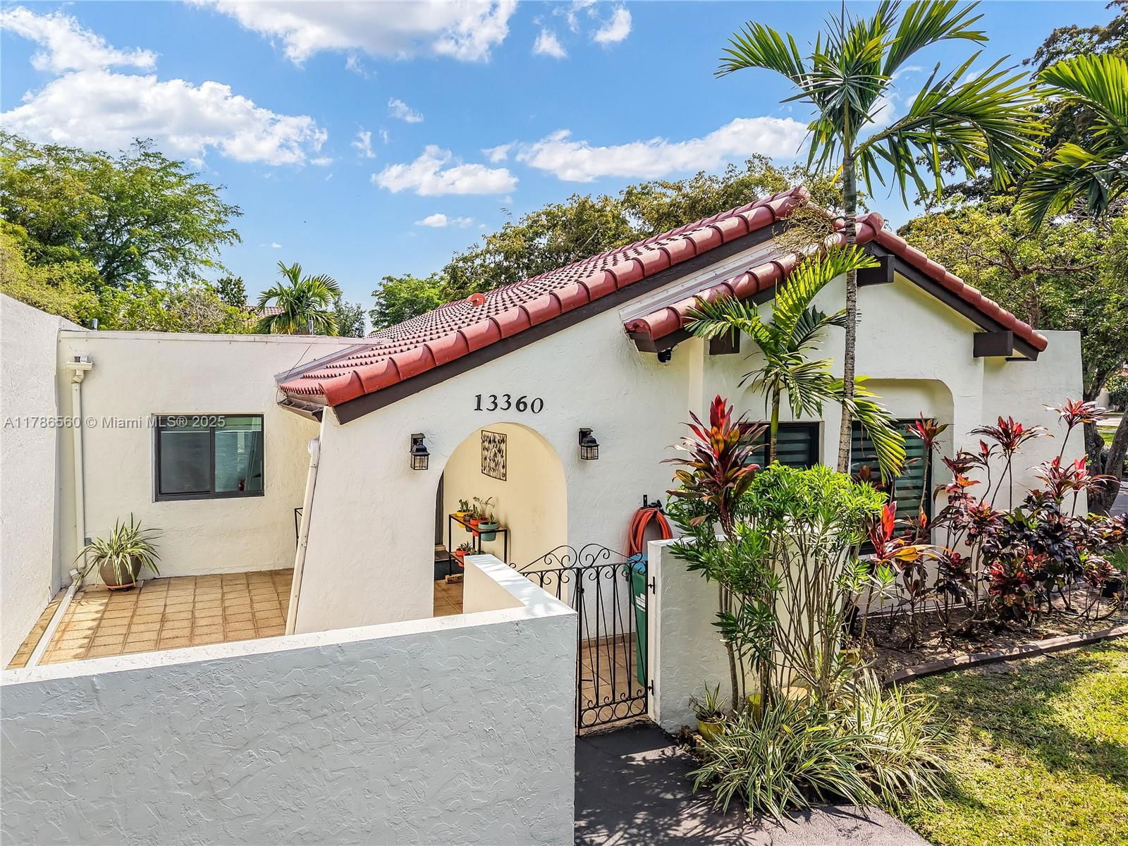 Real estate property located at 13360 111th Ter, Miami-dade, Crossings Townhouses Sec, Miami, FL