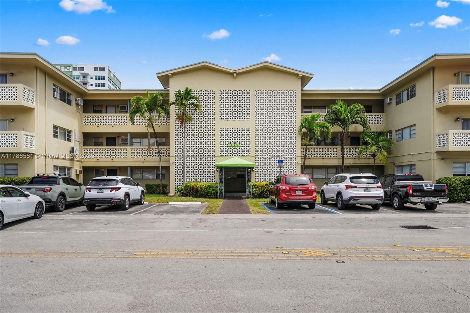 Real estate property located at 11930 19 DR #15, Miami-dade, Sans Souci Condo, North Miami, FL