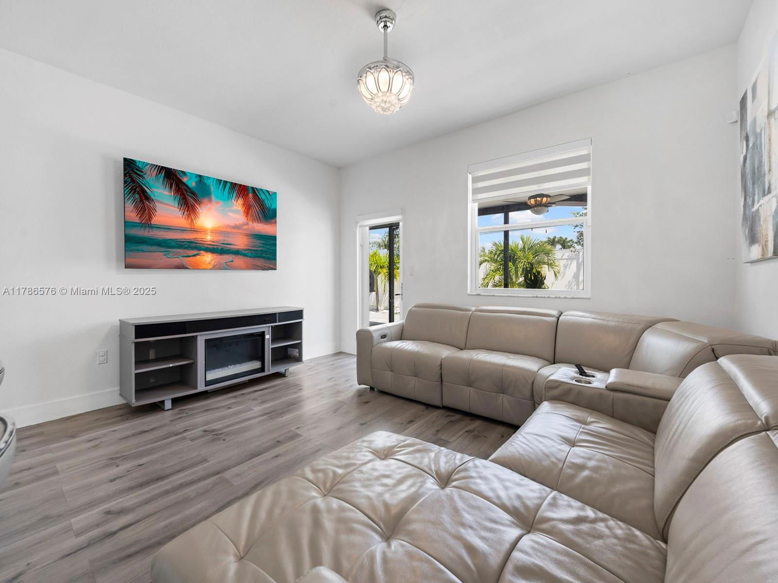 Real estate property located at 13503 184th Ter, Miami-dade, Caple Farms North, Miami, FL