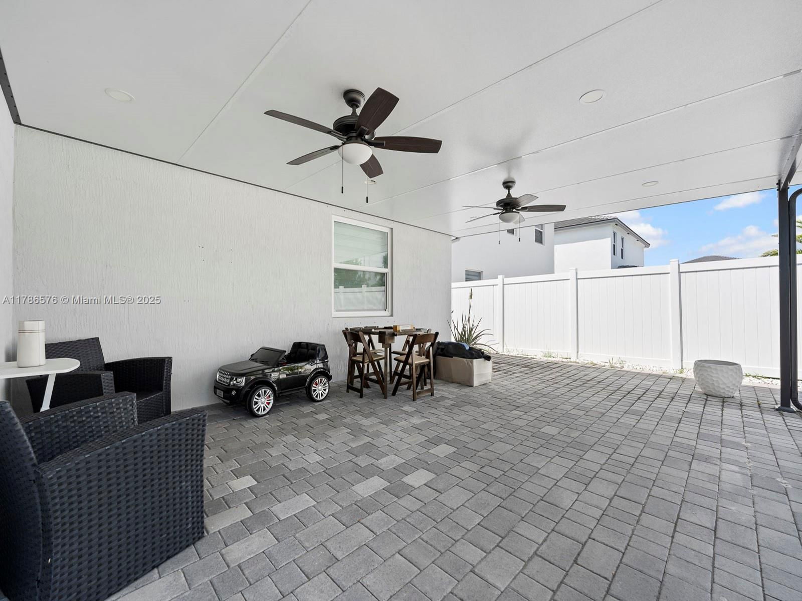 Real estate property located at 13503 184th Ter, Miami-dade, Caple Farms North, Miami, FL