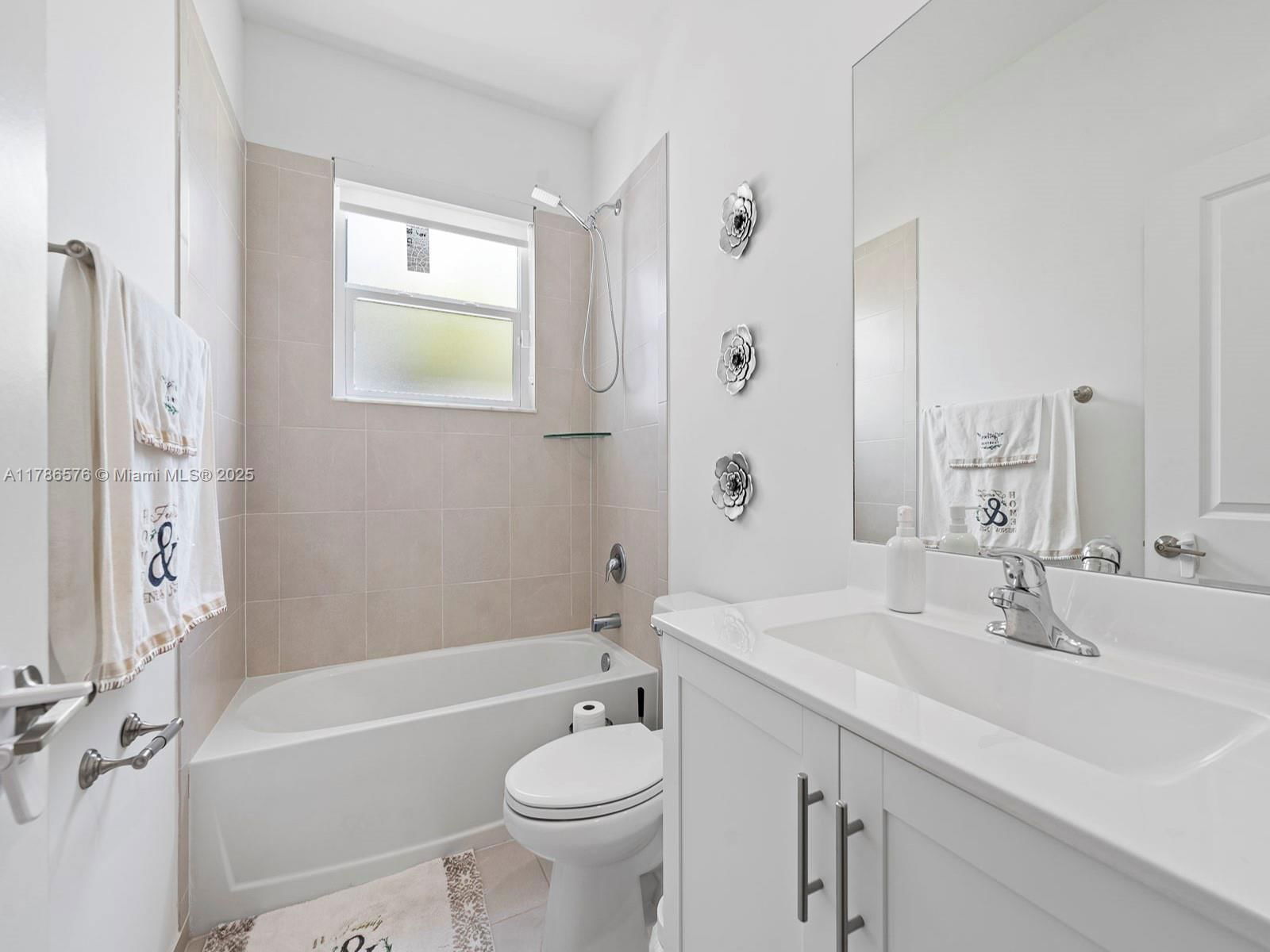 Real estate property located at 13503 184th Ter, Miami-dade, Caple Farms North, Miami, FL