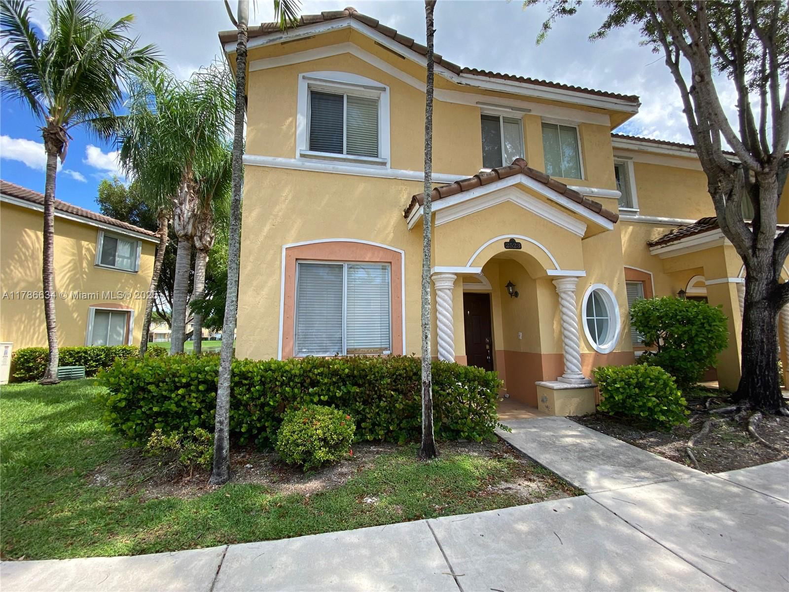 Real estate property located at 2523 14th Ave #385, Miami-dade, Shoma Townhomes At Keysco, Homestead, FL