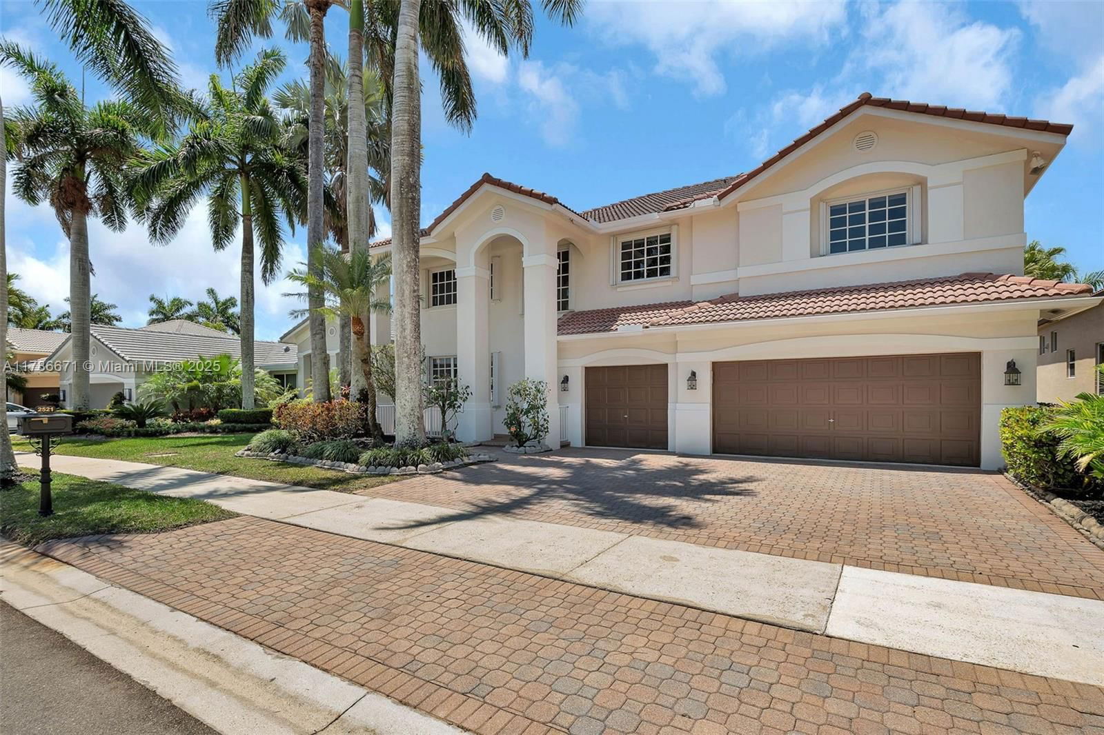 Real estate property located at 2521 Hunters Run Way, Broward, Weston Hills, Weston, FL
