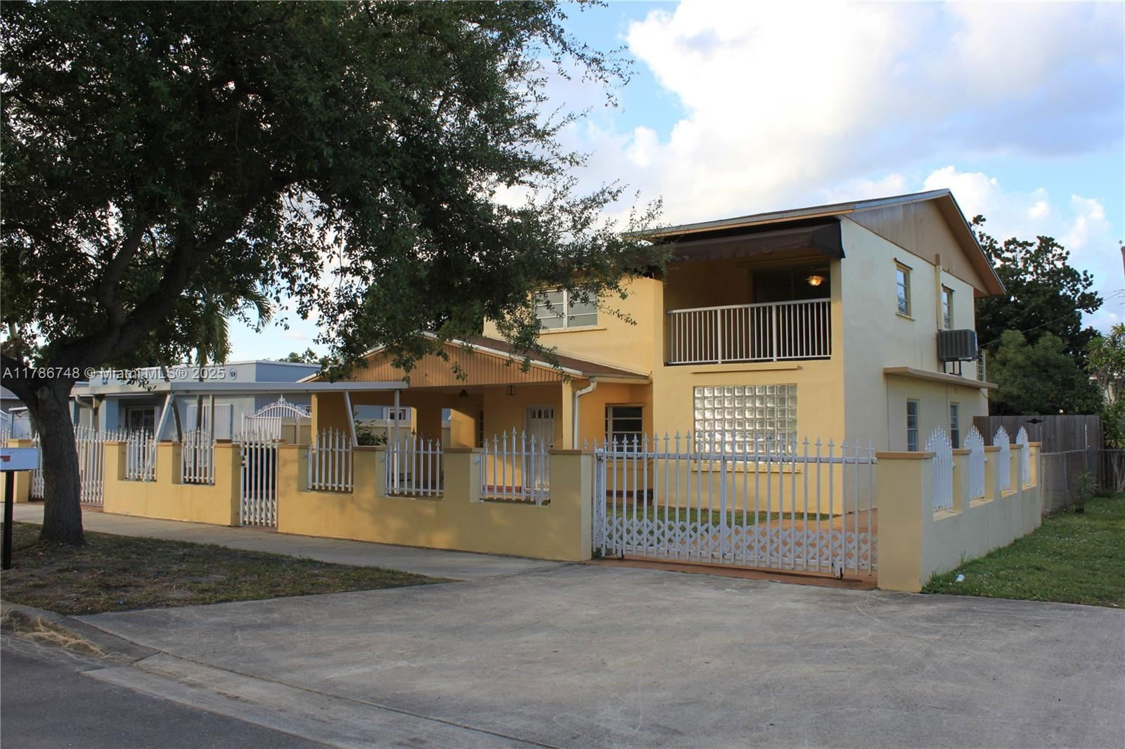 Real estate property located at 971 18th St, Miami-dade, Hialeah 13th Addn Amd Pl, Hialeah, FL