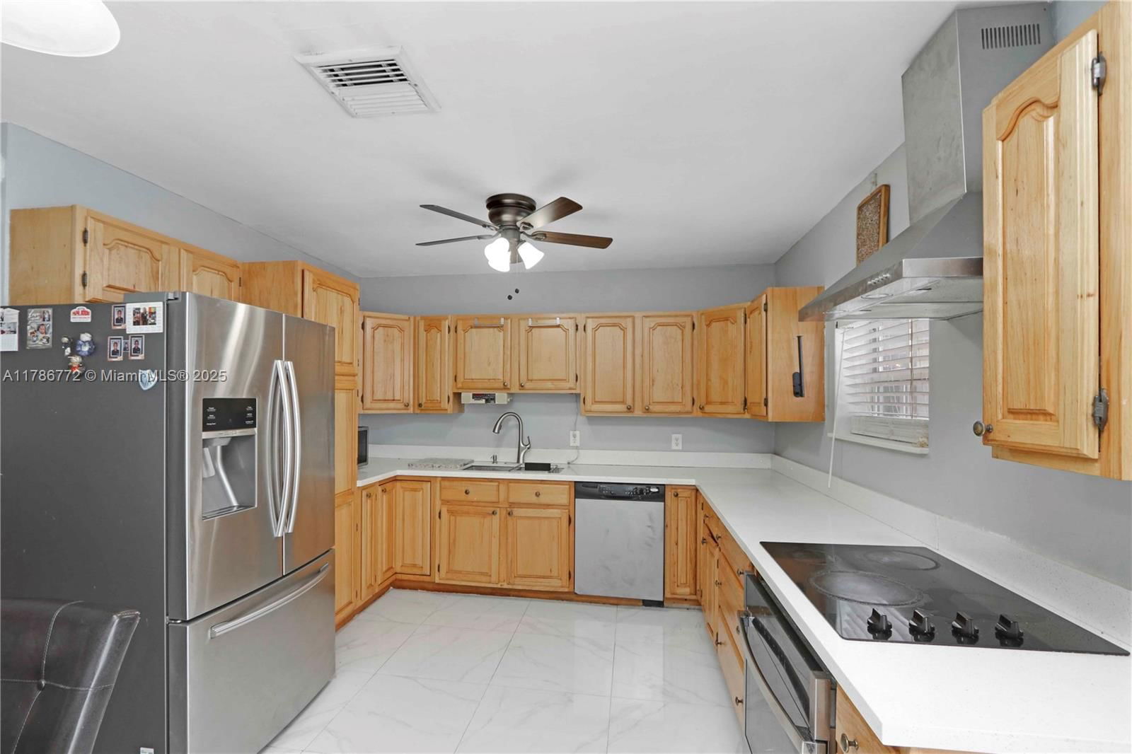 Real estate property located at 1762 8th Ave, Miami-dade, Laurel Manor, Homestead, FL