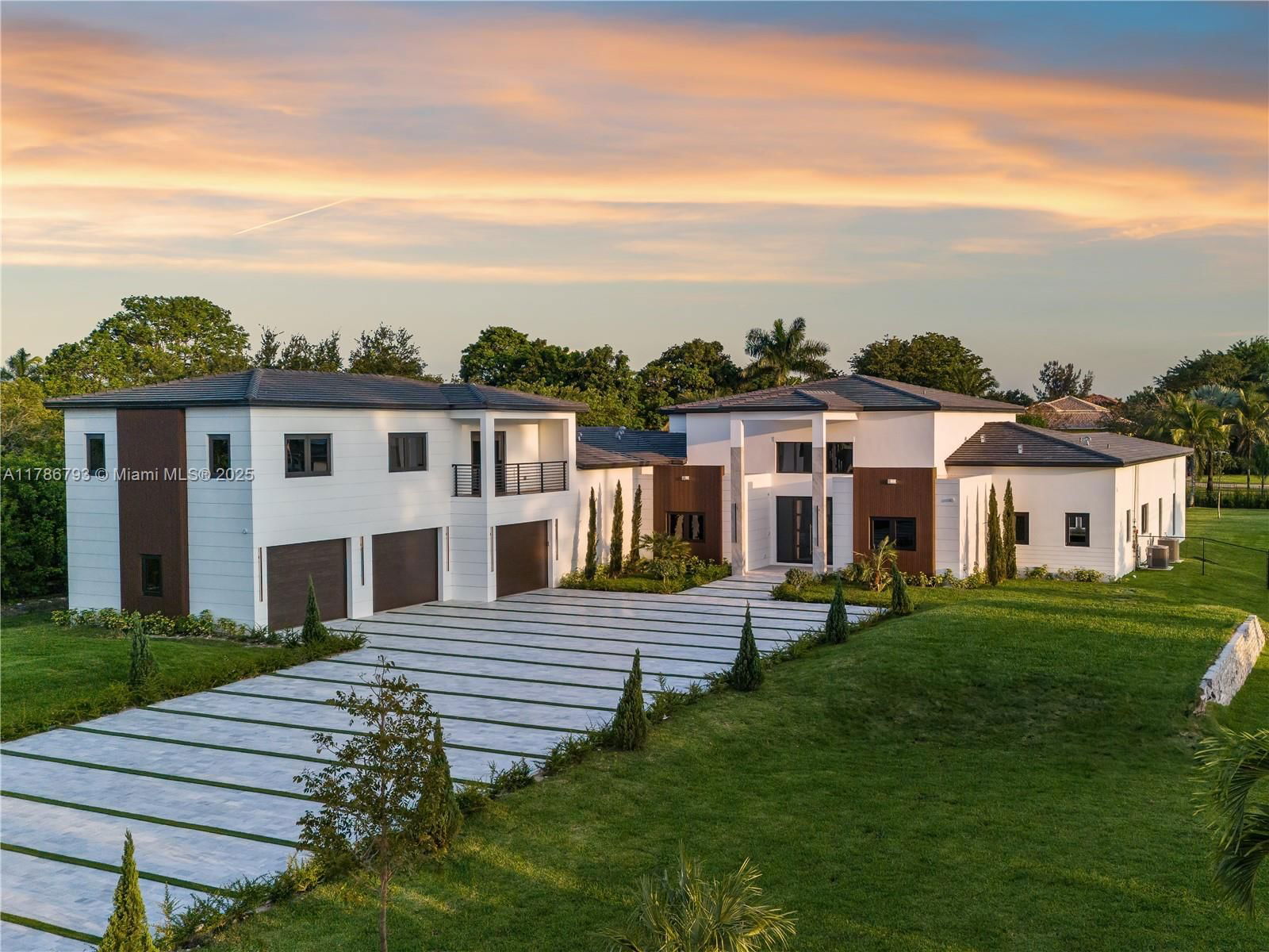 Real estate property located at 11570 12th St, Broward, Chambers Land Co Sub Se1/, Plantation, FL