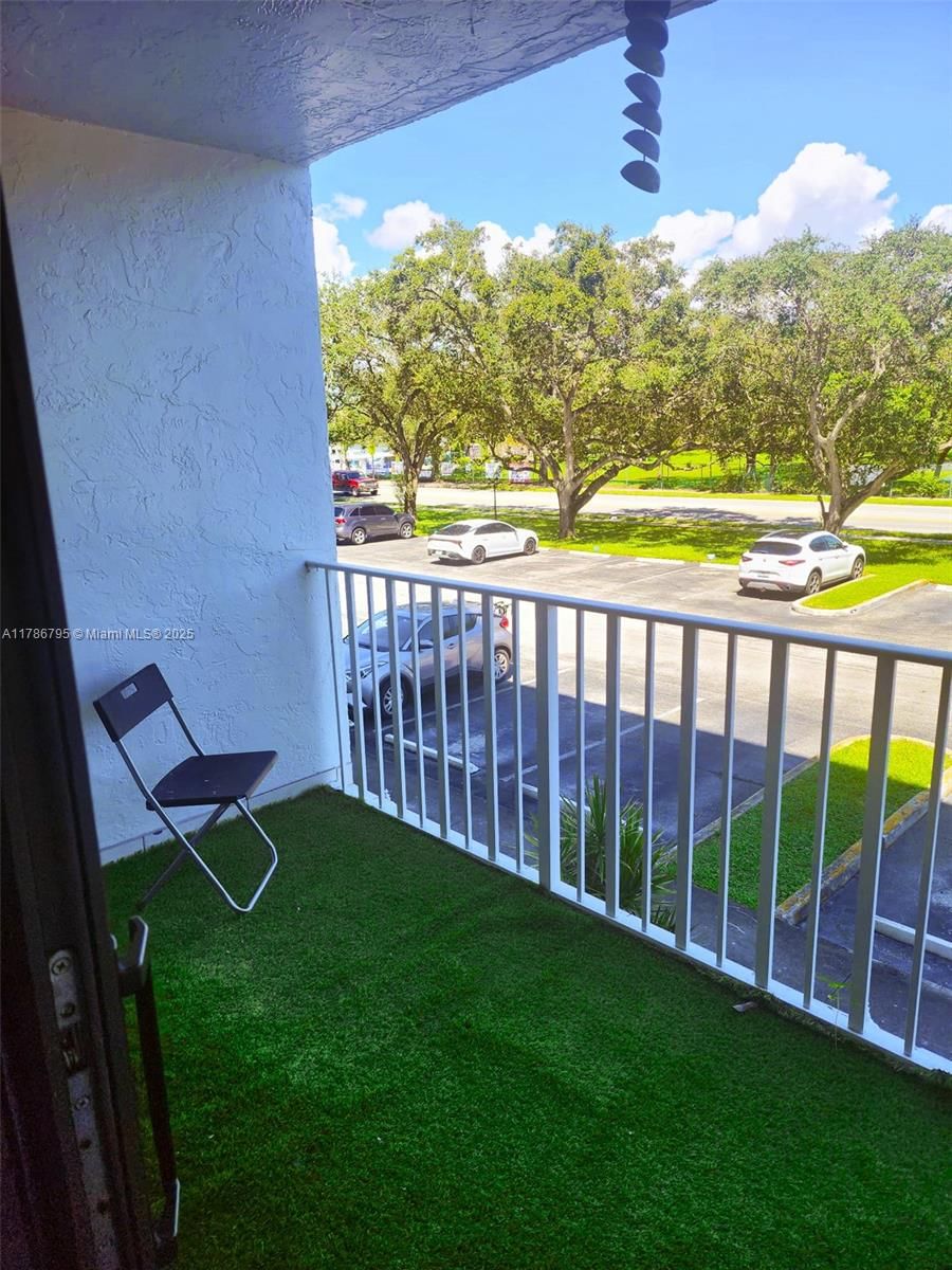 Real estate property located at 901 Hillcrest Dr #211, Broward, Hillcrest East No 19 Cond, Hollywood, FL