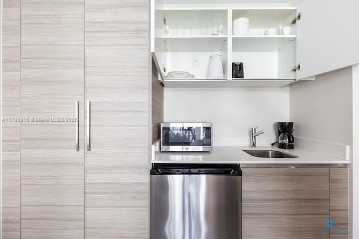 Real estate property located at 777 Ocean Dr S330, Broward, Costa Hollywood Condo, Hollywood, FL