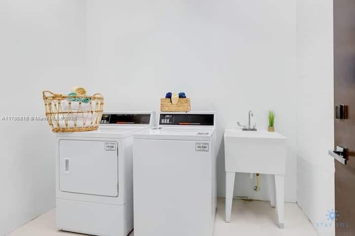 Real estate property located at 777 Ocean Dr S330, Broward, Costa Hollywood Condo, Hollywood, FL
