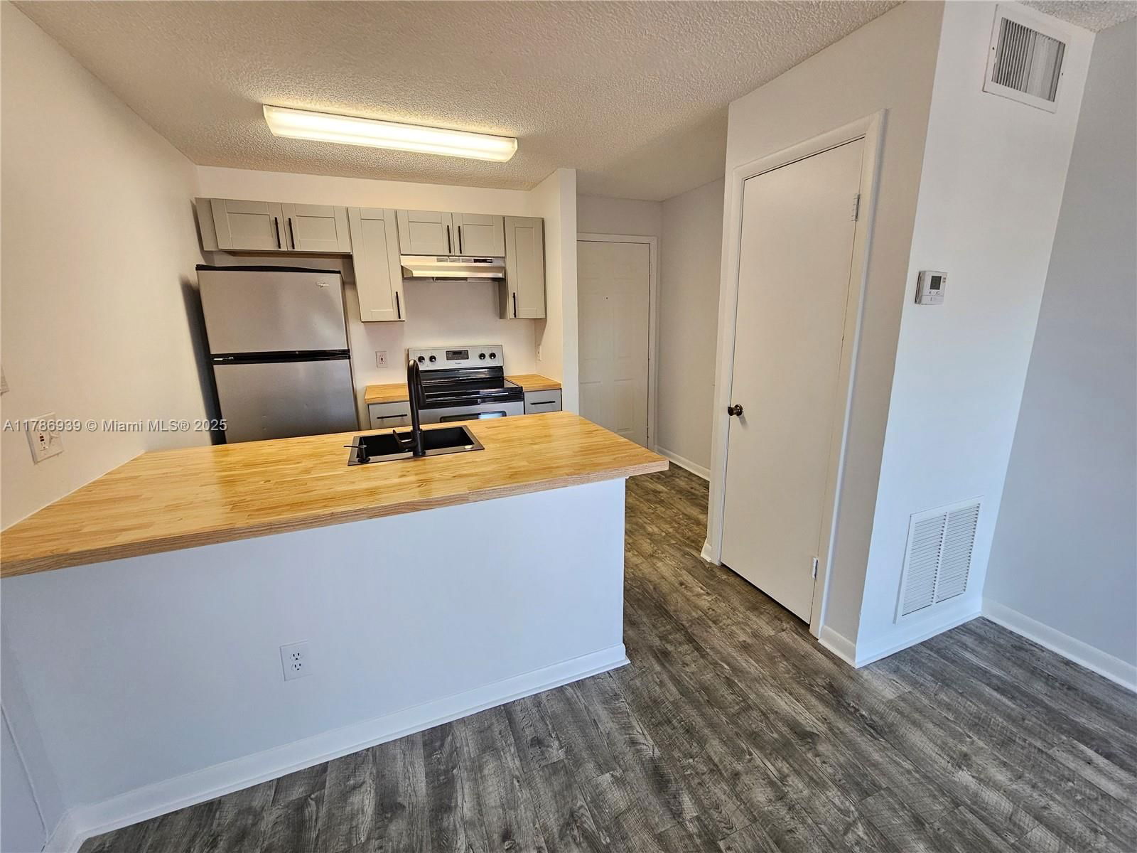 Real estate property located at 4221 Mcnab Rd #22, Broward, Palm Aire Gardens Condo, Pompano Beach, FL
