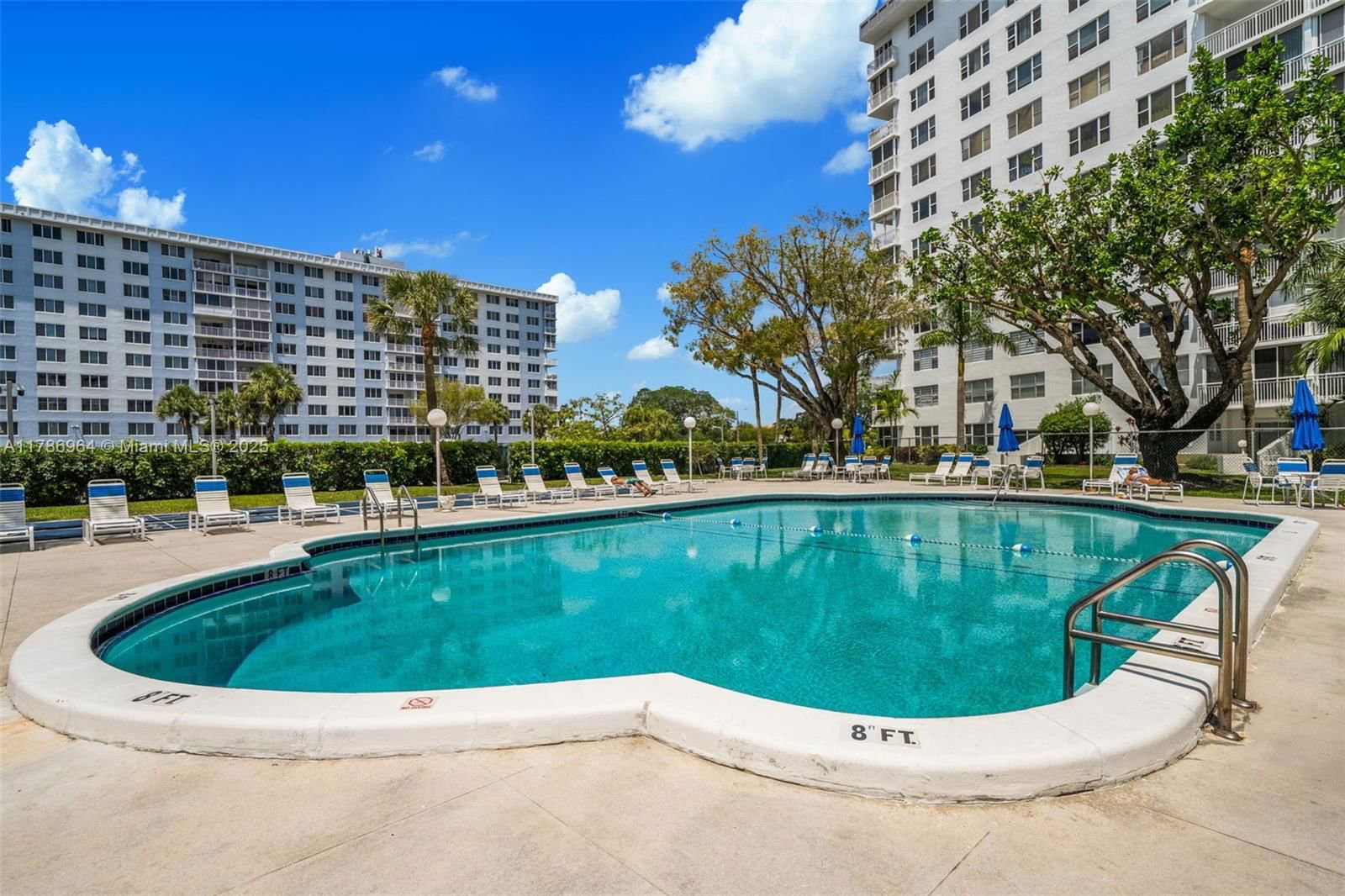 Real estate property located at 3800 Hillcrest Dr #210, Broward, Hillcrest East No 25 Cond, Hollywood, FL
