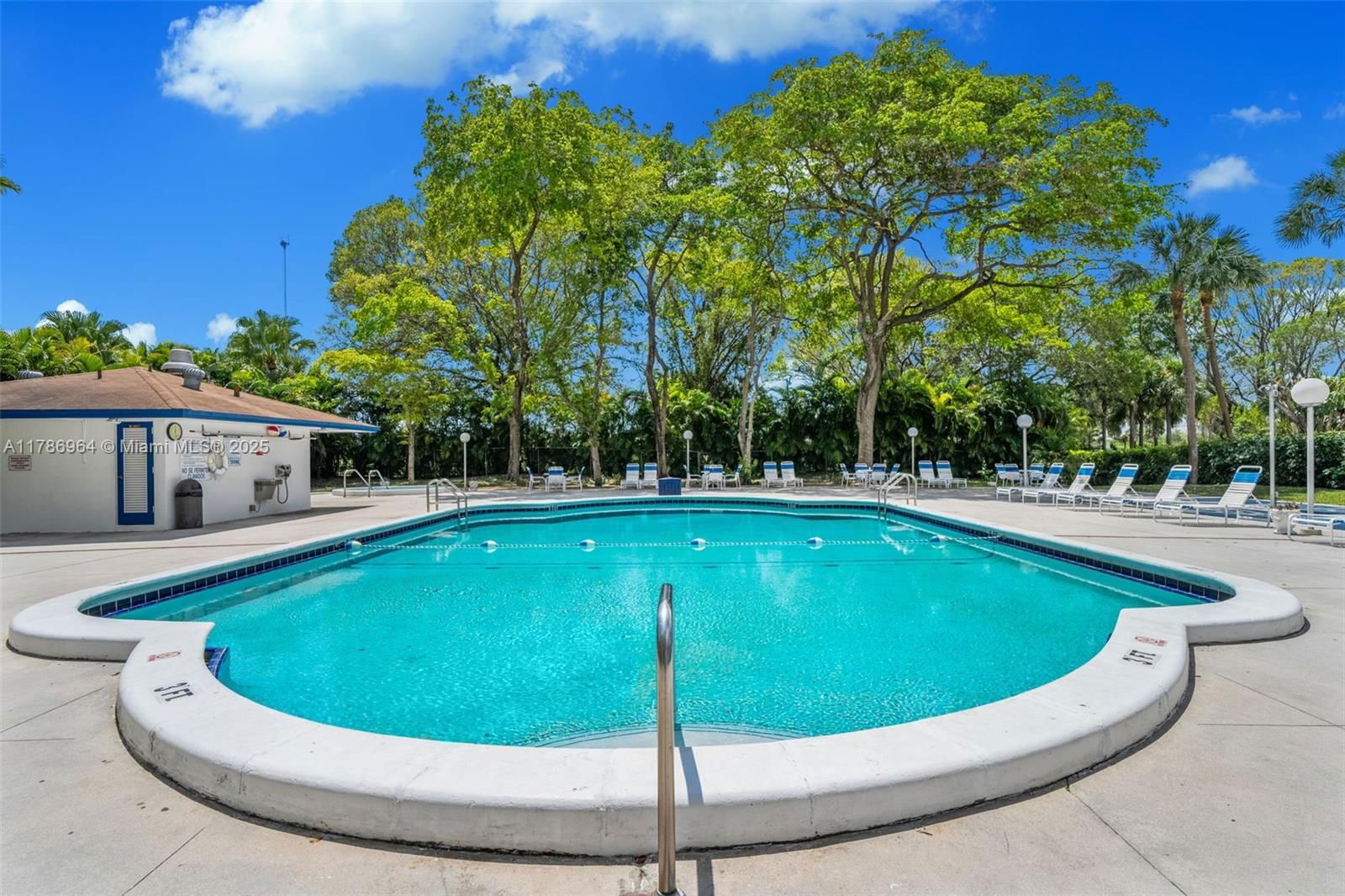 Real estate property located at 3800 Hillcrest Dr #210, Broward, Hillcrest East No 25 Cond, Hollywood, FL