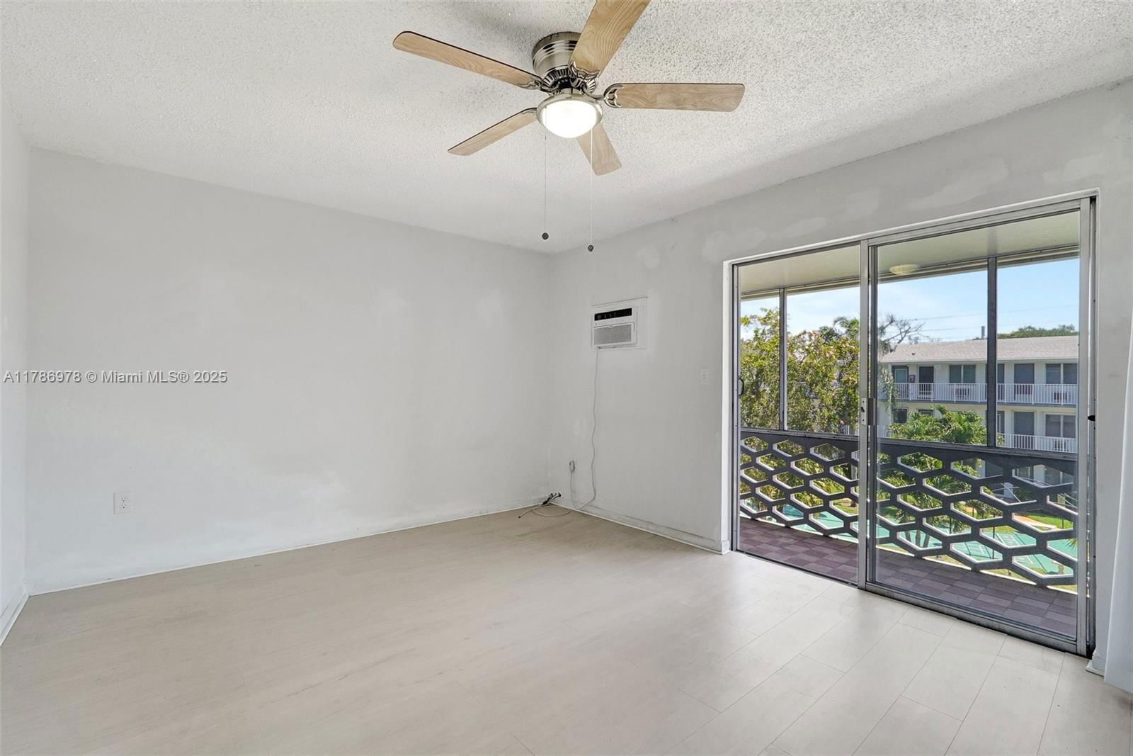 Real estate property located at 15610 6th Ave #34D, Miami-dade, Golden Towers Co-op, Miami, FL
