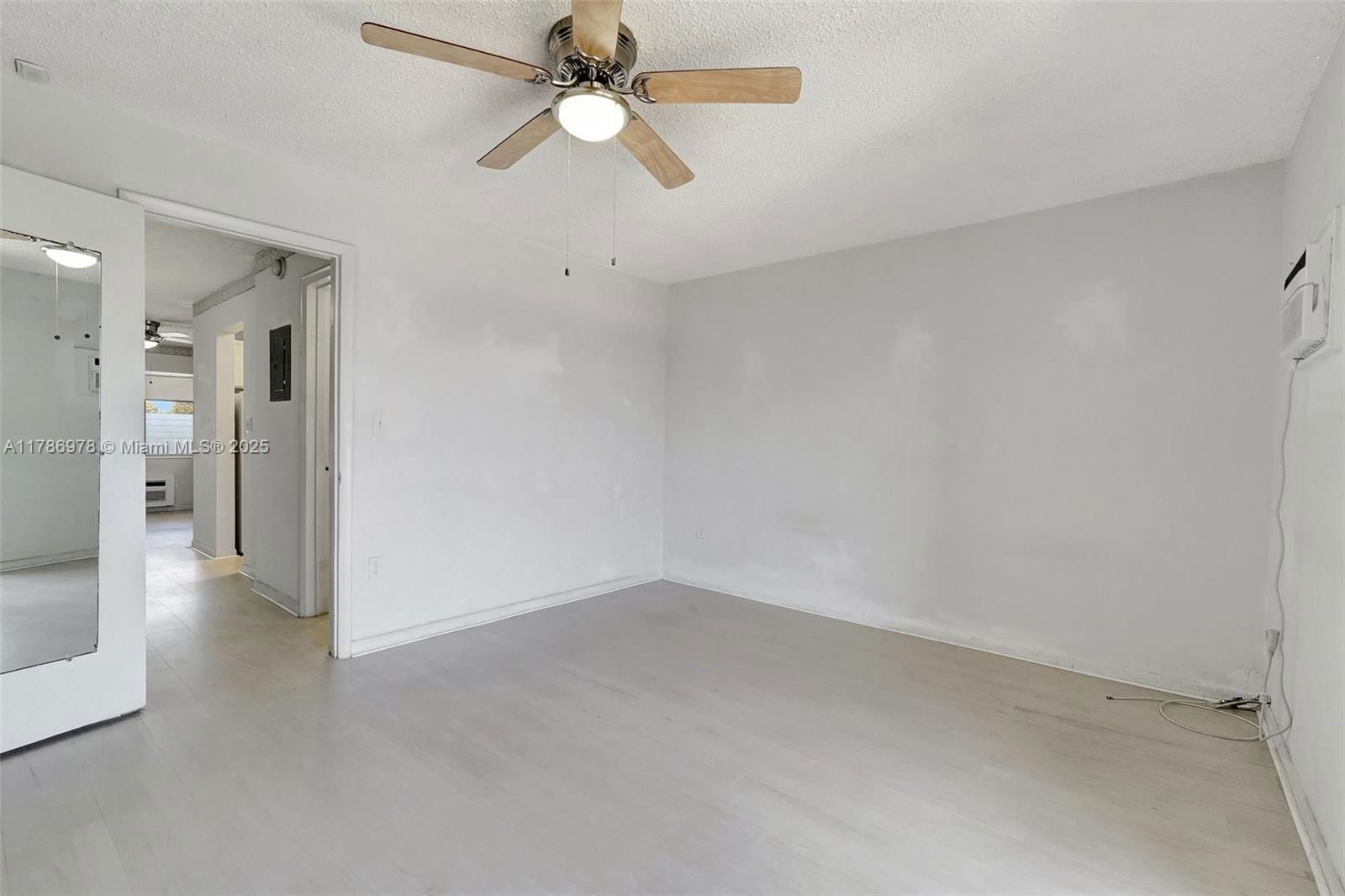 Real estate property located at 15610 6th Ave #34D, Miami-dade, Golden Towers Co-op, Miami, FL
