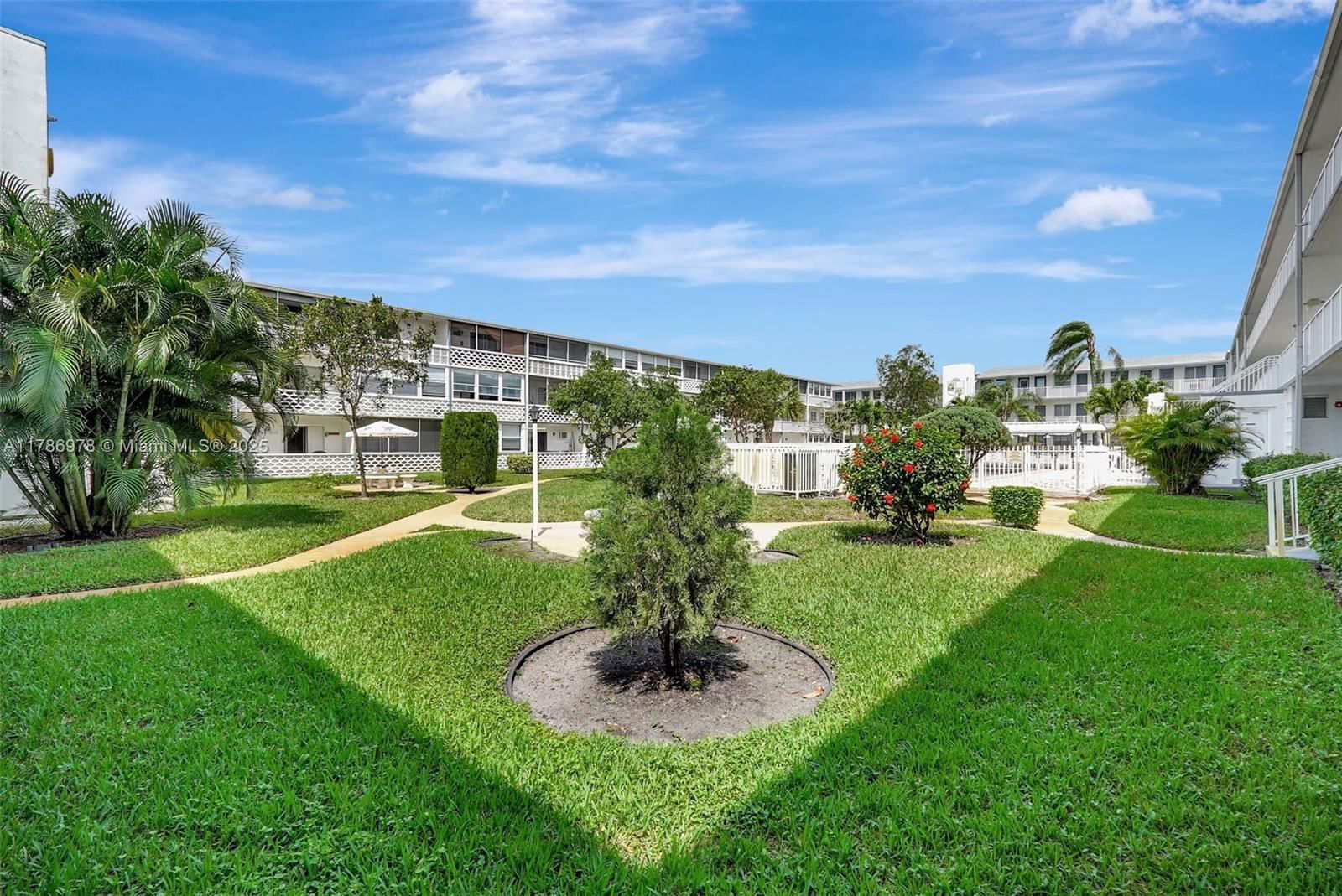 Real estate property located at 15610 6th Ave #34D, Miami-dade, Golden Towers Co-op, Miami, FL