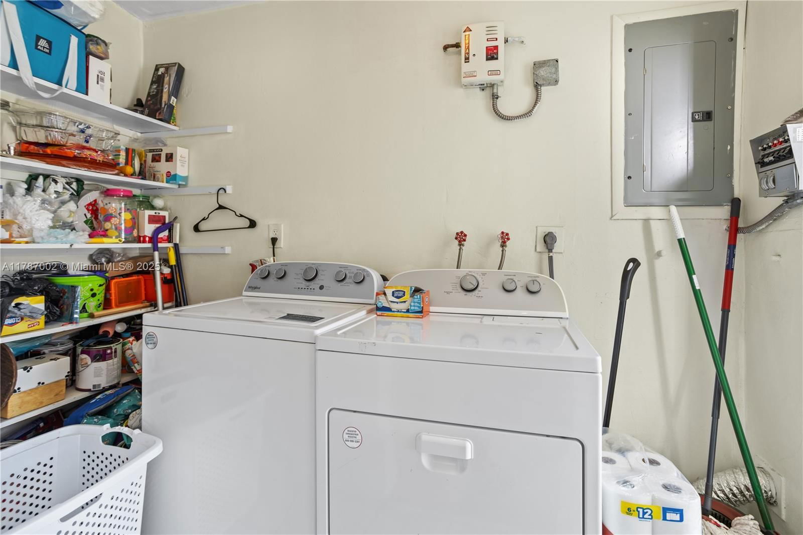 Real estate property located at 19310 Christmas Rd, Miami-dade, Pine Tree Manor Sec 4, Cutler Bay, FL
