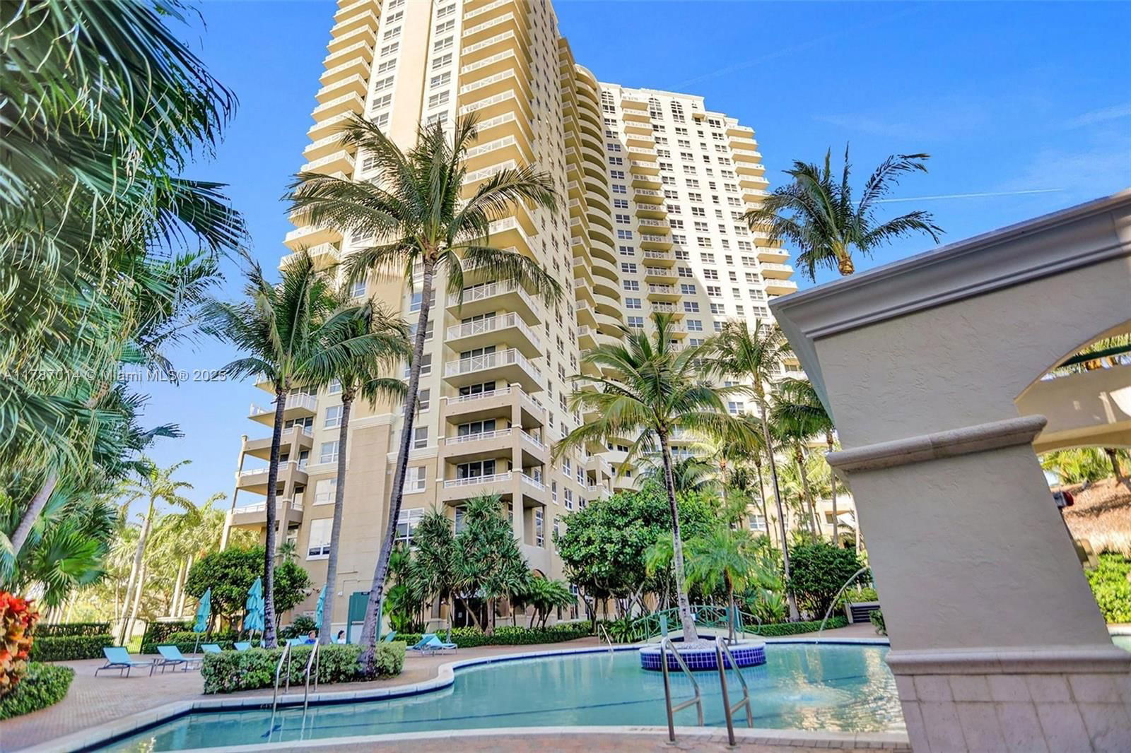 Real estate property located at 19501 Country Club Dr #2507, Miami-dade, Turnberry On The Green Co, Aventura, FL