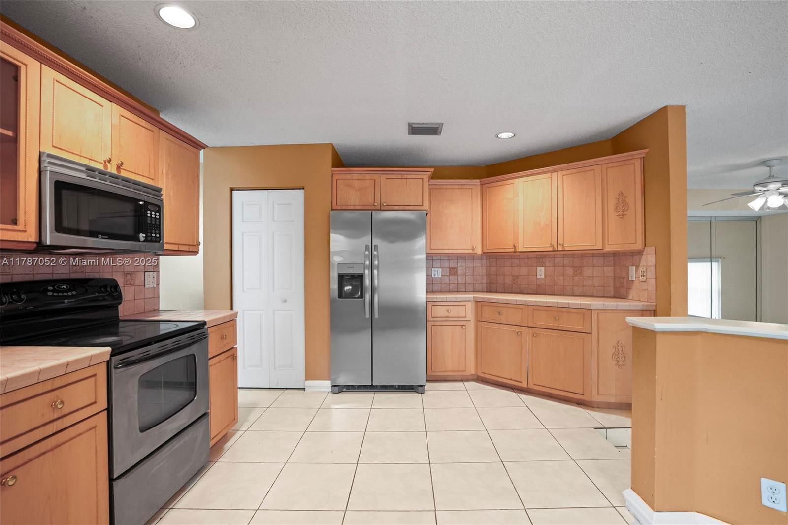 Real estate property located at 18405 9th Ct, Broward, Chapel Lake Estates, Pembroke Pines, FL