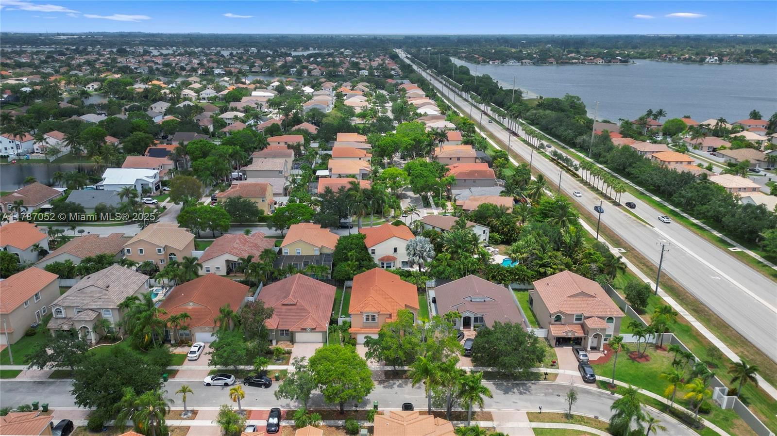 Real estate property located at 18405 9th Ct, Broward, Chapel Lake Estates, Pembroke Pines, FL