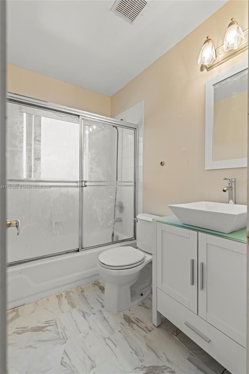 Real estate property located at 18405 9th Ct, Broward, Chapel Lake Estates, Pembroke Pines, FL