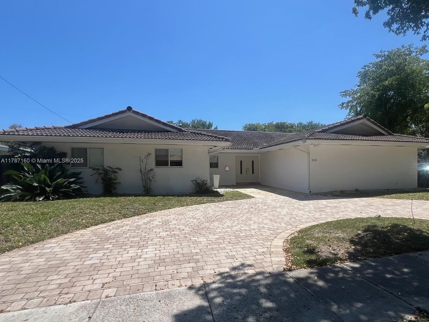 Real estate property located at 2210 202nd St, Miami-dade, Oak Forest Second Addn, Miami, FL