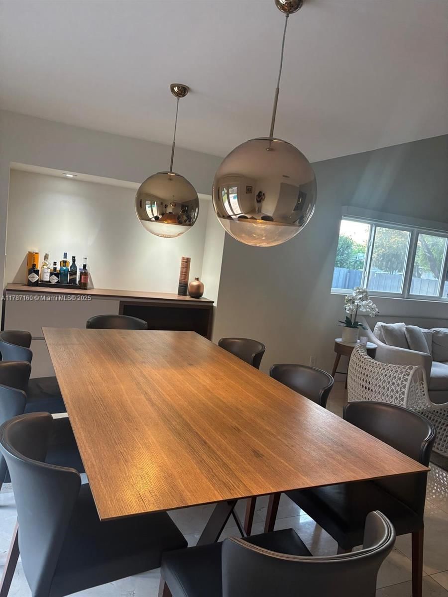 Real estate property located at 2210 202nd St, Miami-dade, Oak Forest Second Addn, Miami, FL