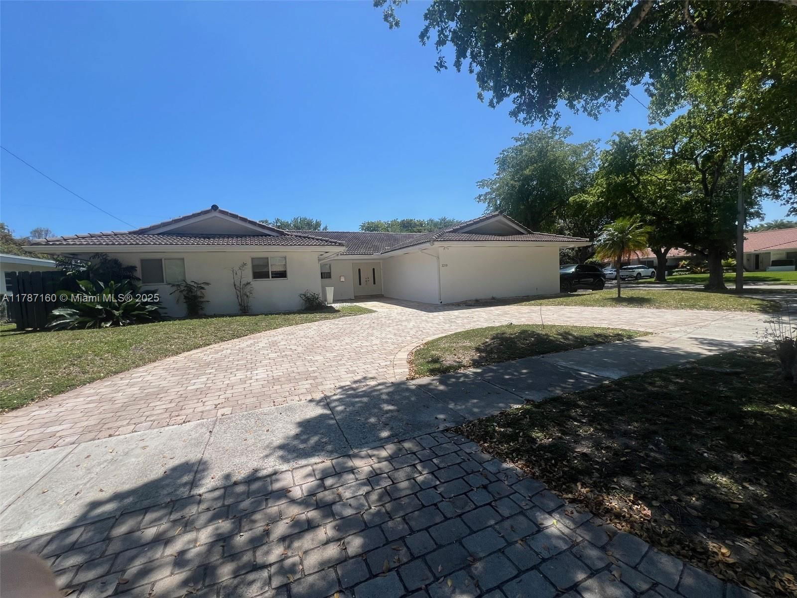 Real estate property located at 2210 202nd St, Miami-dade, Oak Forest Second Addn, Miami, FL
