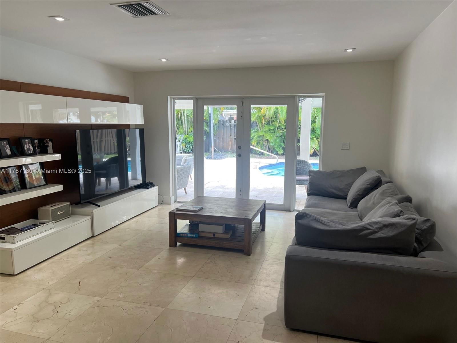 Real estate property located at 2210 202nd St, Miami-dade, Oak Forest Second Addn, Miami, FL