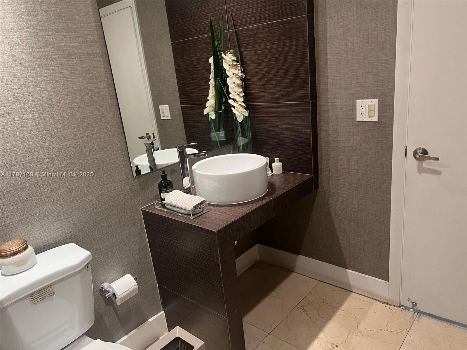 Real estate property located at 2210 202nd St, Miami-dade, Oak Forest Second Addn, Miami, FL