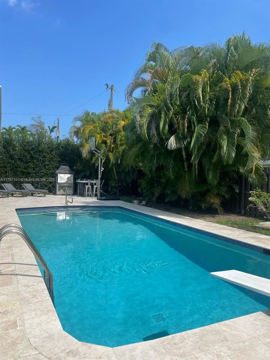 Real estate property located at 2210 202nd St, Miami-dade, Oak Forest Second Addn, Miami, FL