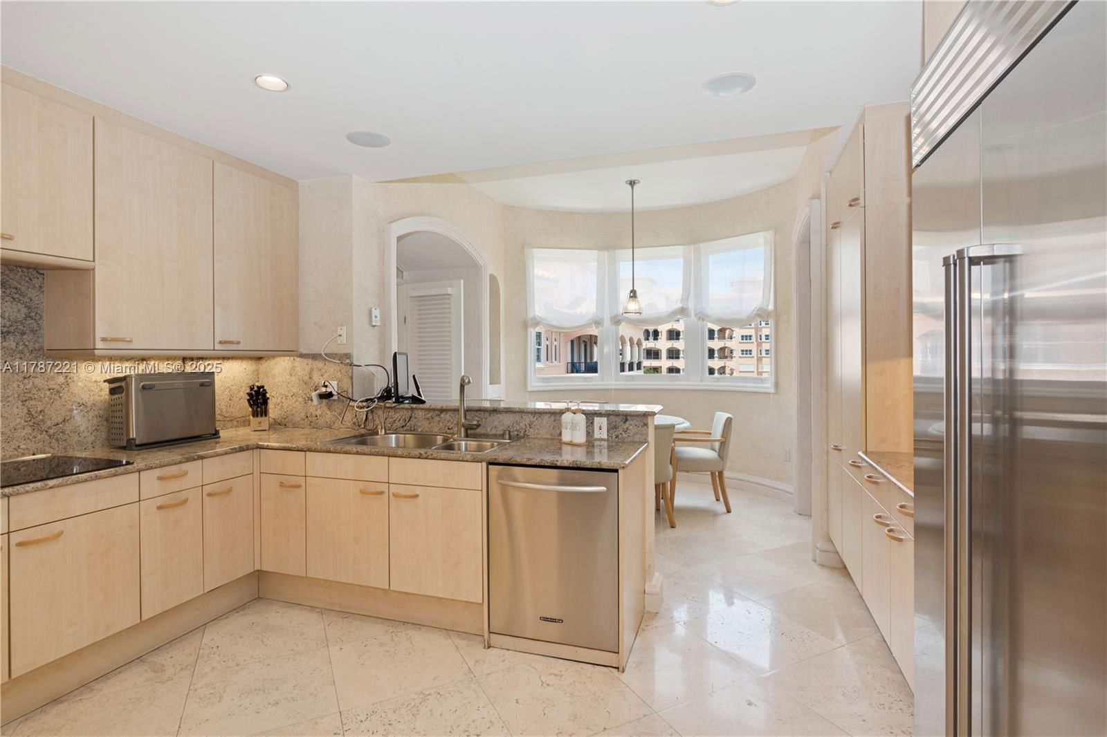 Real estate property located at 13645 Deering Bay Dr PH 164, Miami-dade, Deering Bay Condo I, Coral Gables, FL