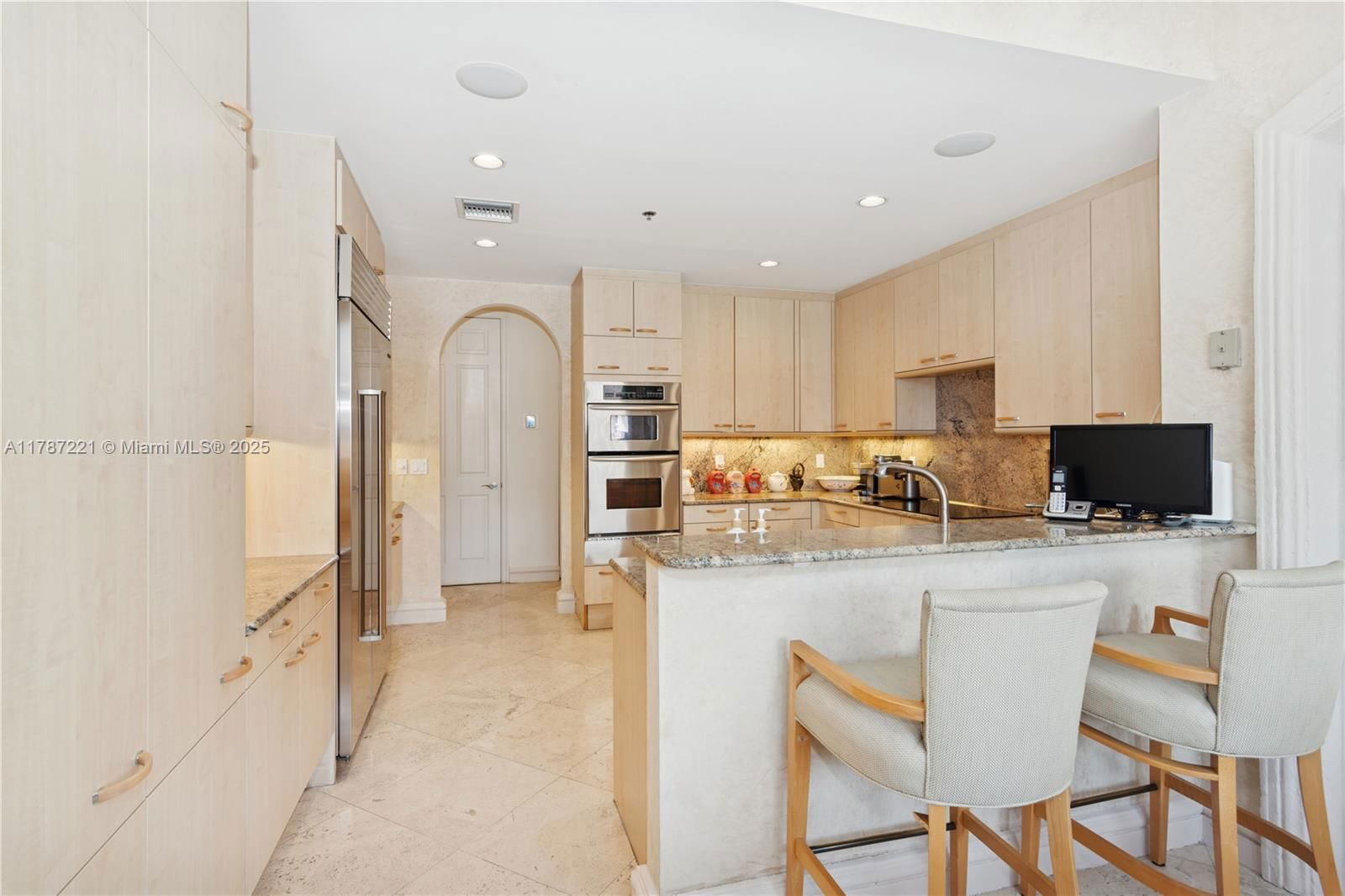 Real estate property located at 13645 Deering Bay Dr PH 164, Miami-dade, Deering Bay Condo I, Coral Gables, FL
