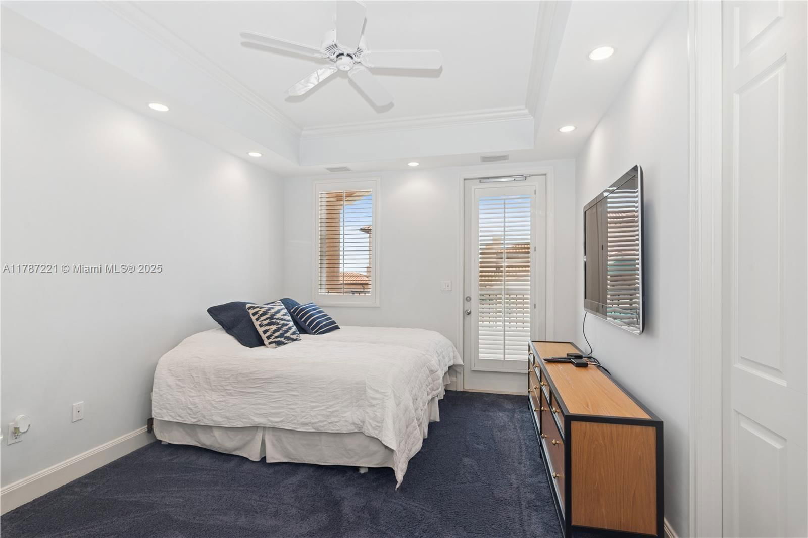 Real estate property located at 13645 Deering Bay Dr PH 164, Miami-dade, Deering Bay Condo I, Coral Gables, FL
