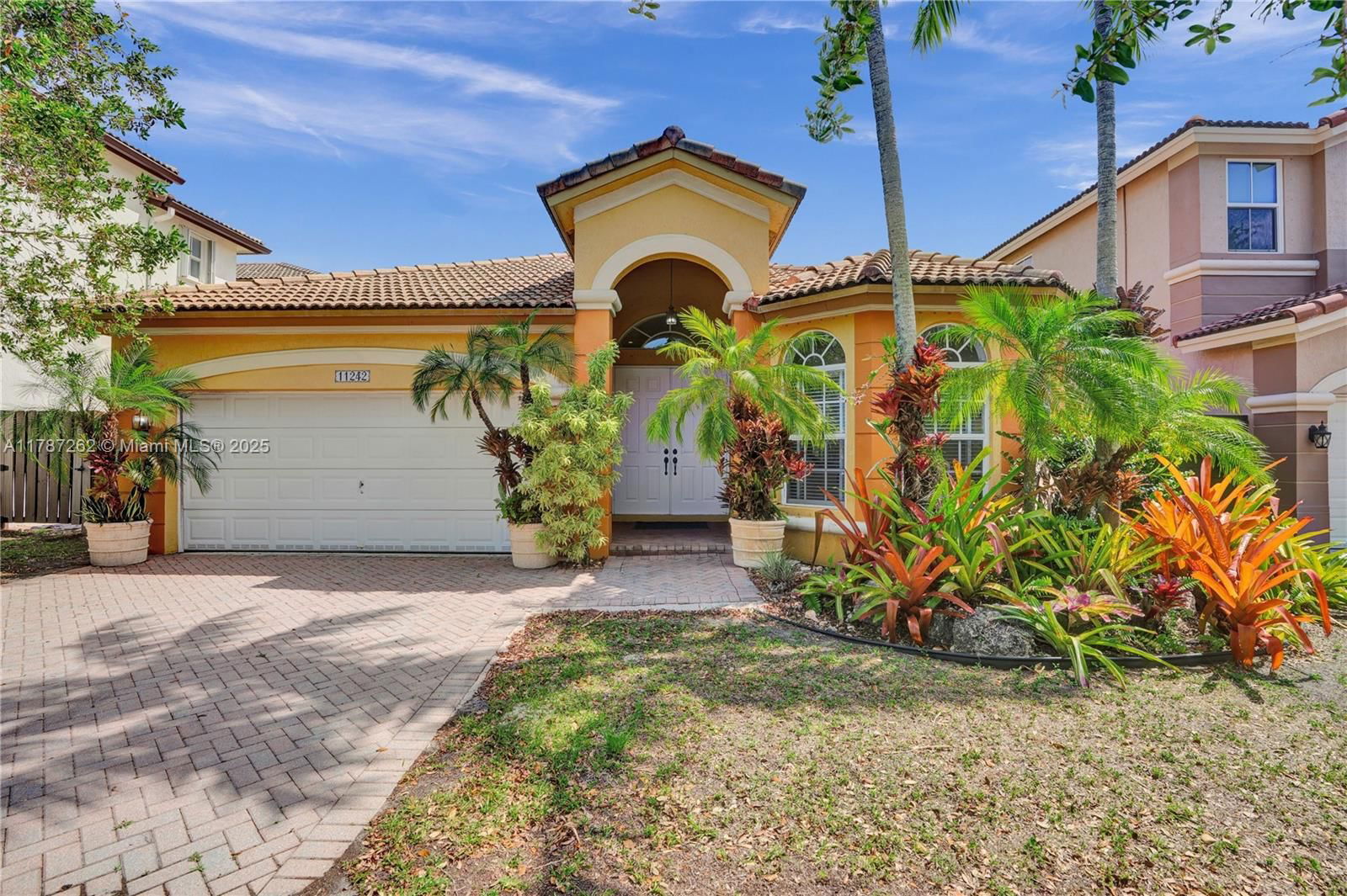 Real estate property located at 11242 77th Ter, Miami-dade, Doral Isles North Sec One, Doral, FL