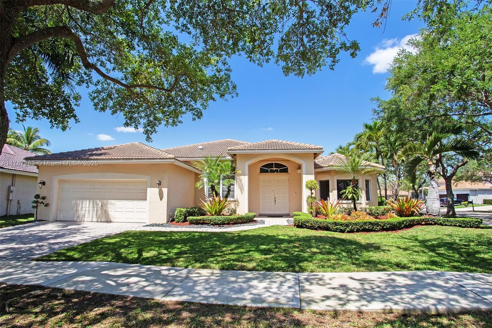 Real estate property located at 3848 Oak Ridge Cir, Broward, Sectors 8 9 And 10 Plat, Weston, FL