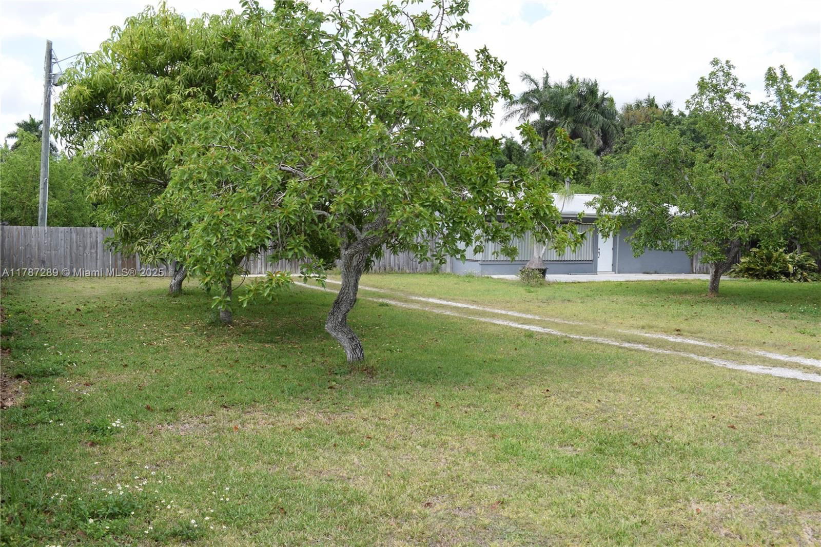 Real estate property located at 16635 236th St, Miami-dade, Wheja Sub, Homestead, FL