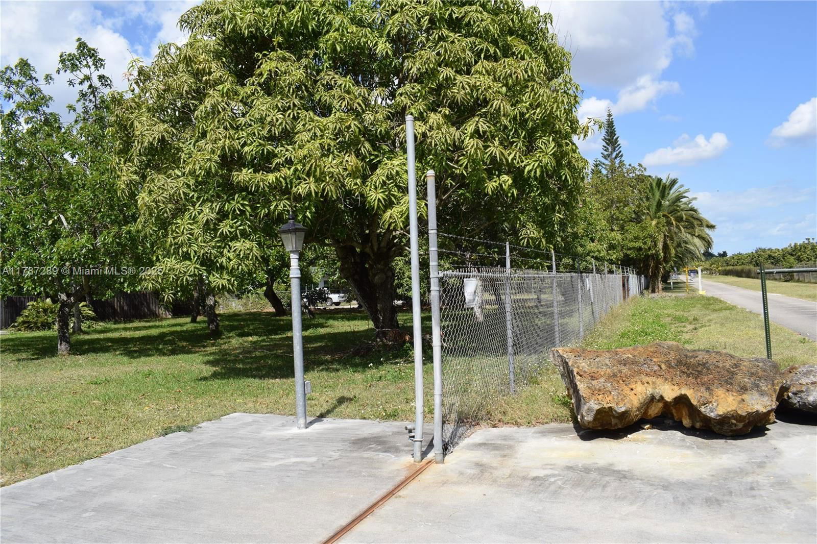 Real estate property located at 16635 236th St, Miami-dade, Wheja Sub, Homestead, FL