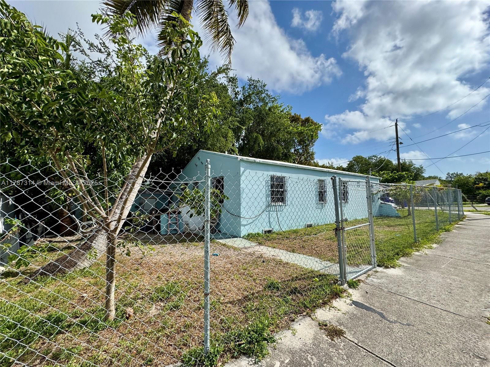 Real estate property located at 6400 1st Pl, Miami-dade, Edison Heights Sec B, Miami, FL
