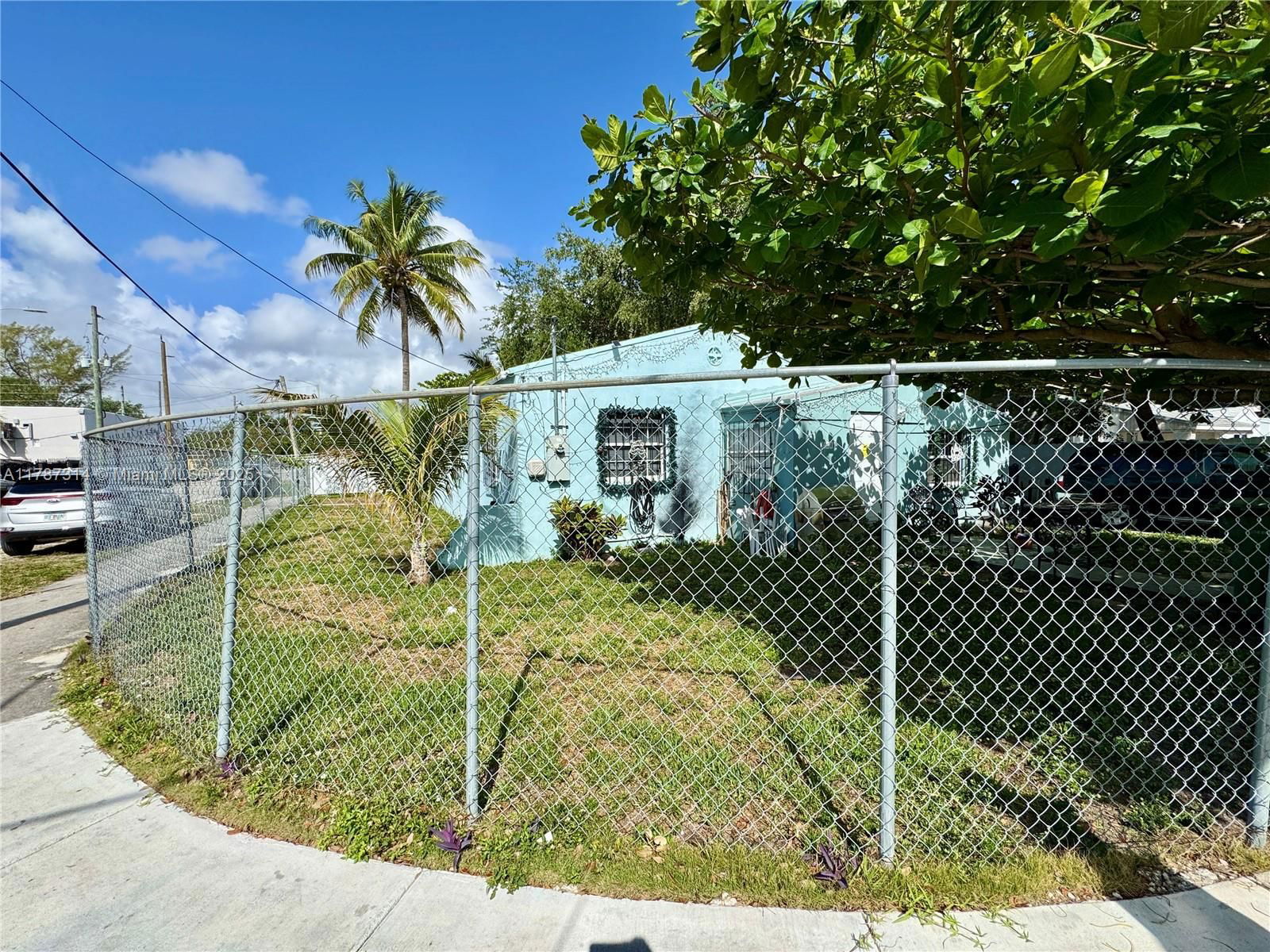 Real estate property located at 6400 1st Pl, Miami-dade, Edison Heights Sec B, Miami, FL