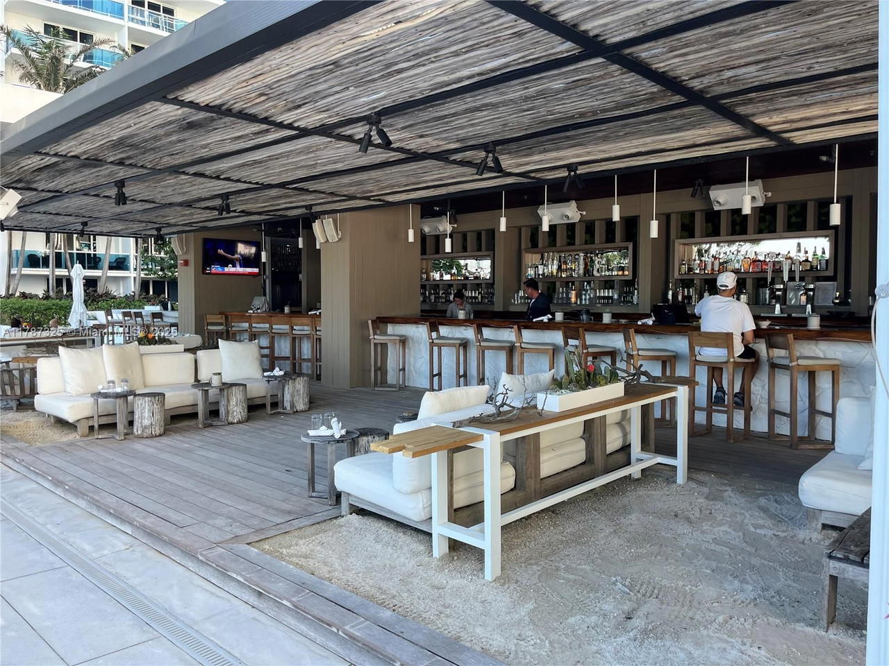 Real estate property located at 2301 Collins Ave #628, Miami-dade, Roney Palace Condo, Miami Beach, FL