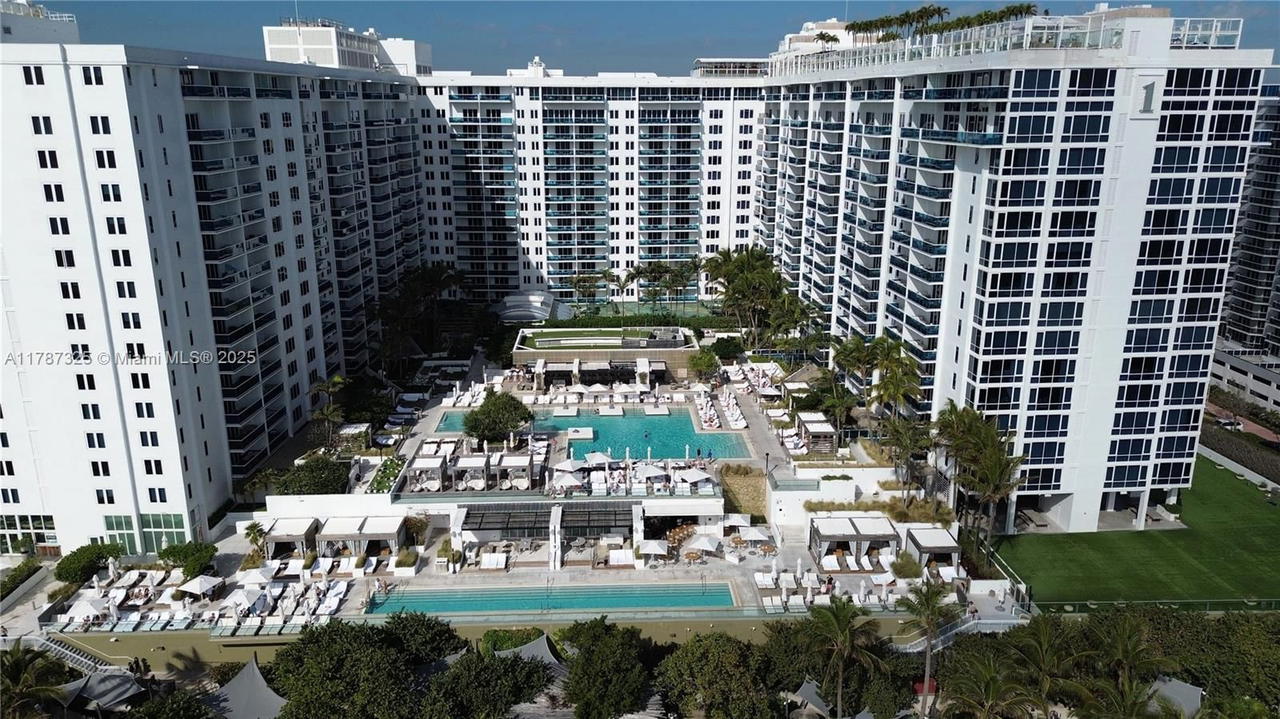 Real estate property located at 2301 Collins Ave #628, Miami-dade, Roney Palace Condo, Miami Beach, FL