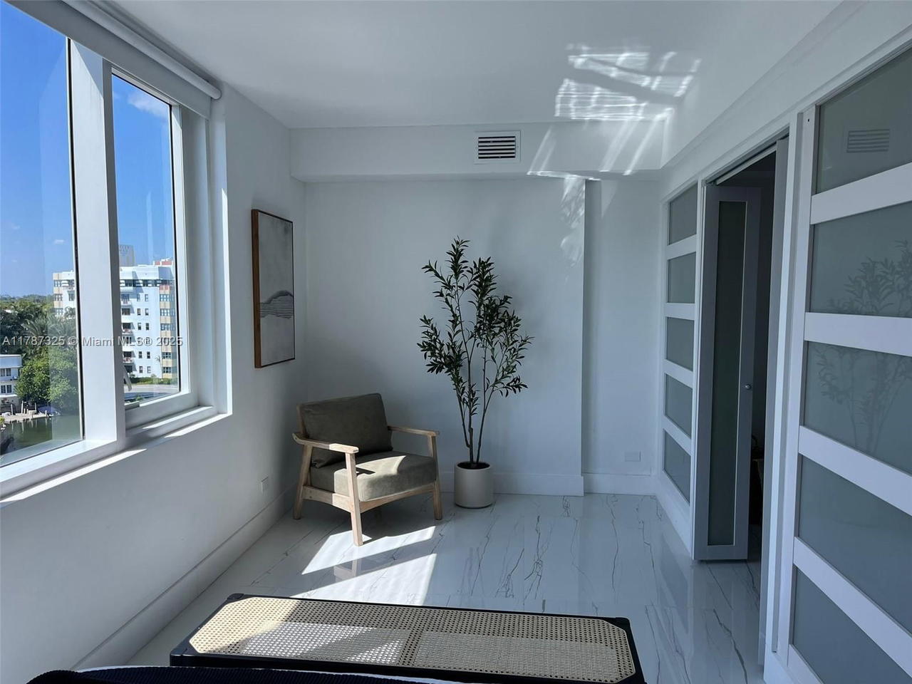 Real estate property located at 2301 Collins Ave #628, Miami-dade, Roney Palace Condo, Miami Beach, FL