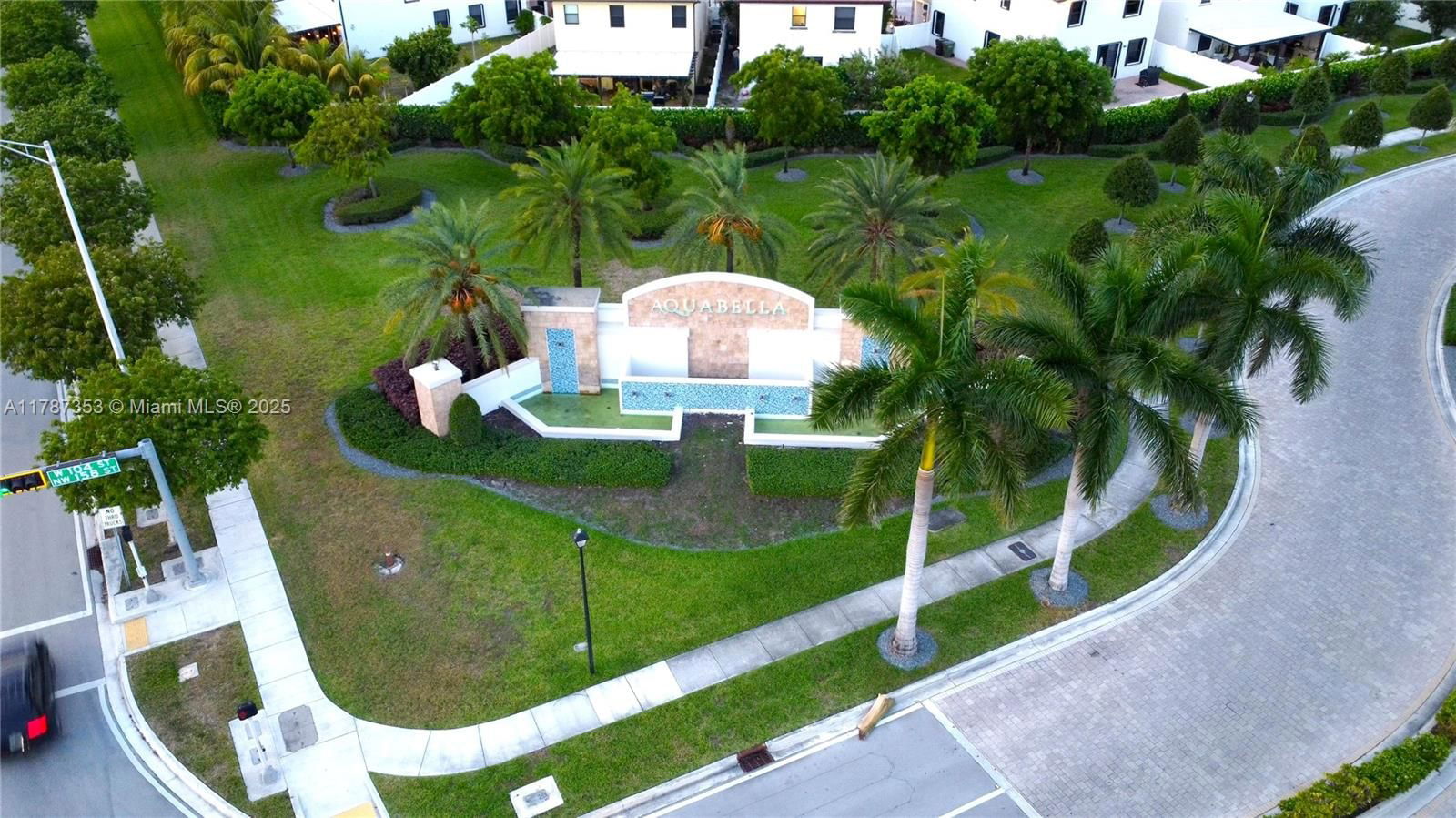 Real estate property located at 10315 32nd Ln, Miami-dade, Aquabella Section One, Hialeah, FL