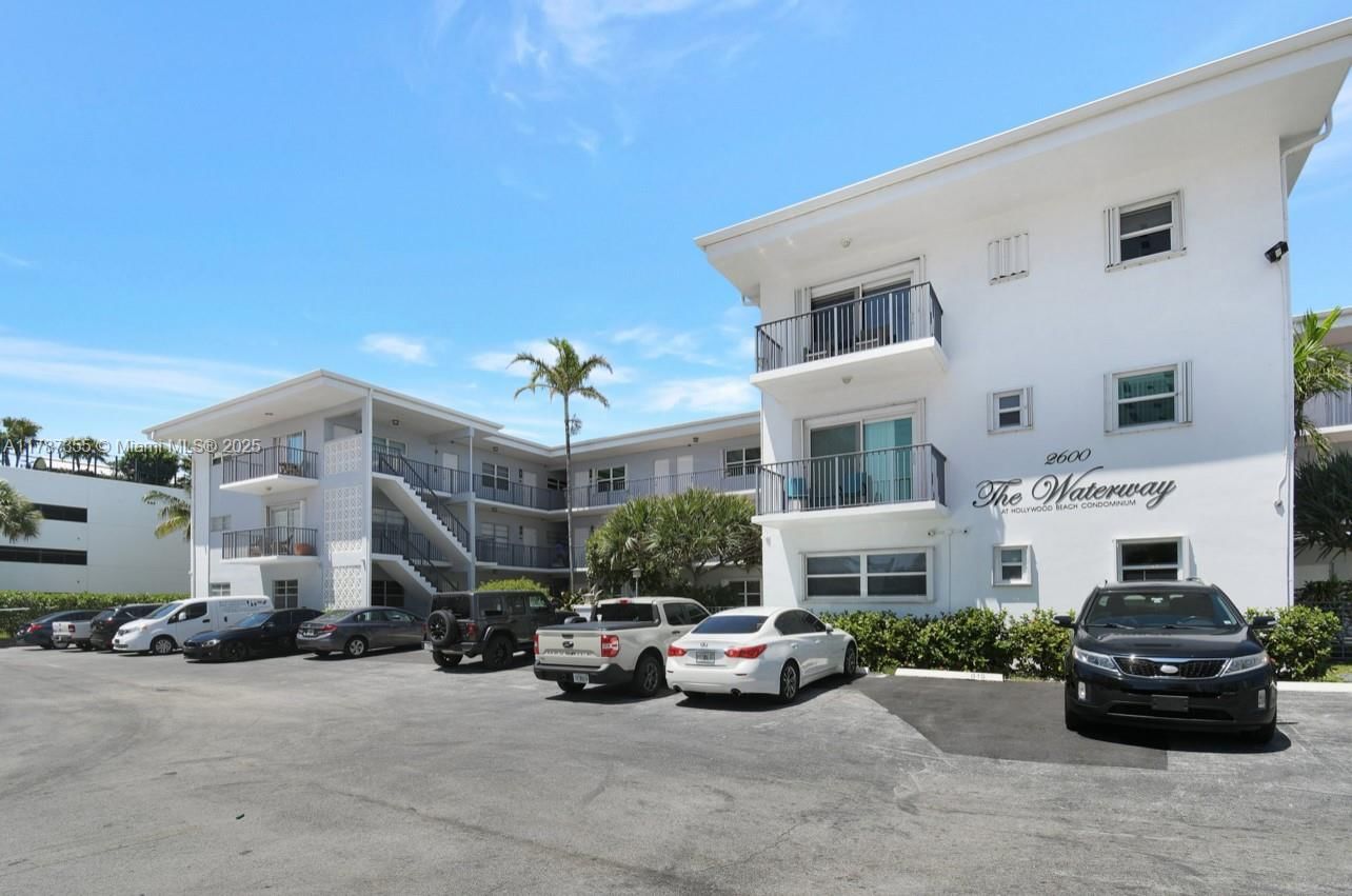 Real estate property located at 2600 Ocean Dr S111, Broward, Waterway @ Hollywood Beac, Hollywood, FL